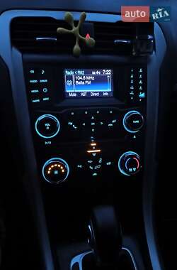 Седан Ford Fusion 2013 в 