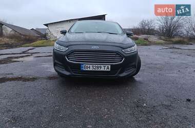 Седан Ford Fusion 2013 в 