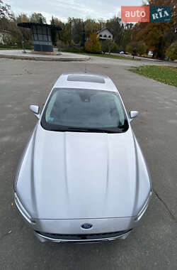 Седан Ford Fusion 2015 в 