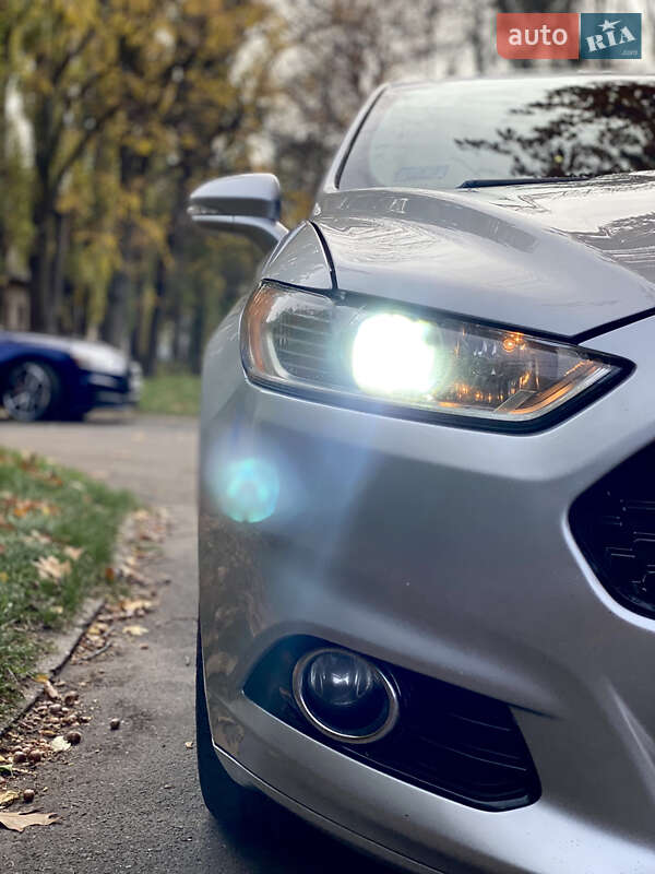 Седан Ford Fusion 2015 в Києві