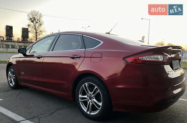 Седан Ford Fusion 2014 в 