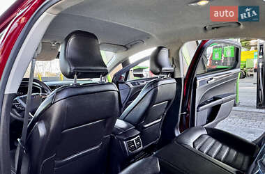 Седан Ford Fusion 2015 в 