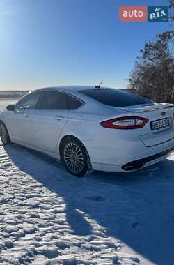 Седан Ford Fusion 2015 в 