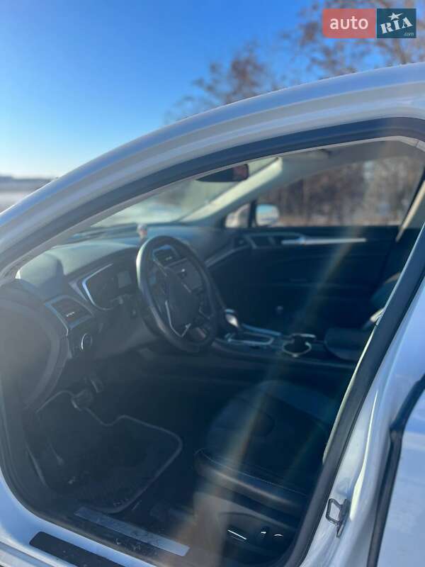 Седан Ford Fusion 2015 в Южноукраїнську