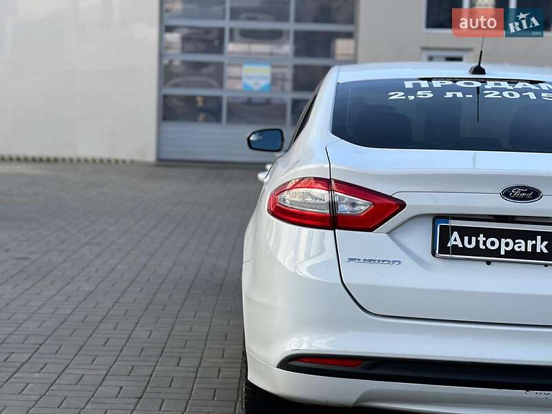 Седан Ford Fusion 2015 в Одесі