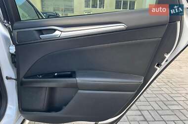 Седан Ford Fusion 2015 в 
