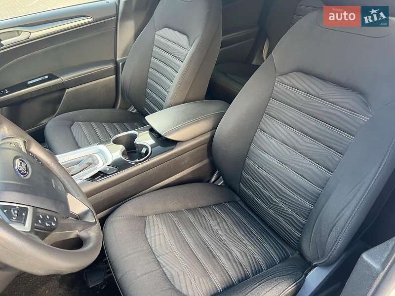 Седан Ford Fusion 2015 в Одесі