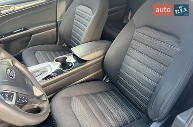 Седан Ford Fusion 2015 в 