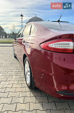 Седан Ford Fusion 2014 в Измаиле