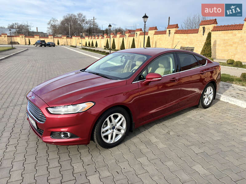 Седан Ford Fusion 2014 в Измаиле