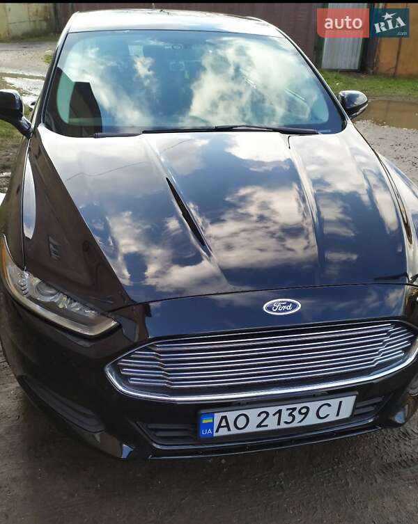 Седан Ford Fusion 2015 в Хусте