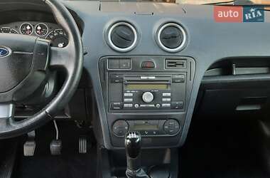 Хэтчбек Ford Fusion 2009 в 