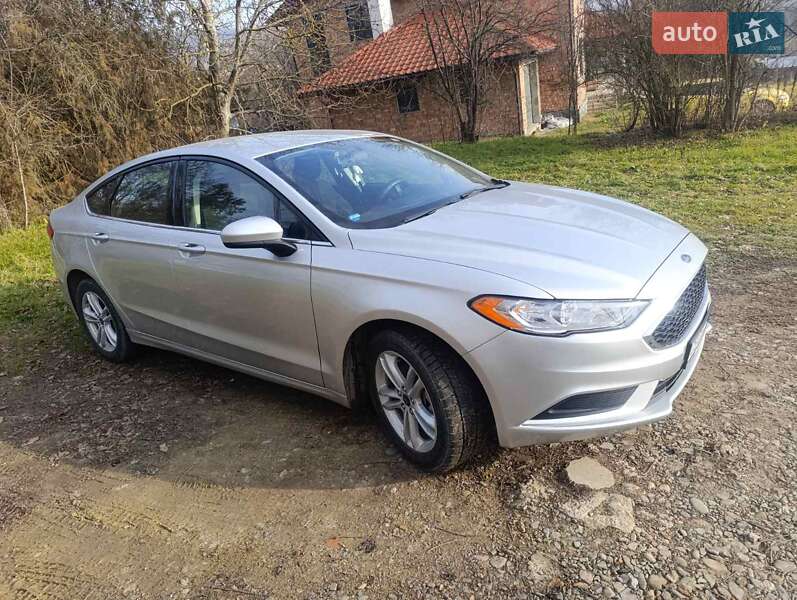 Седан Ford Fusion 2017 в Чернівцях