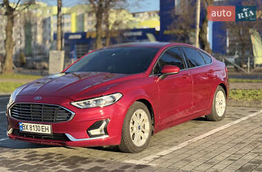 Седан Ford Fusion 2019 в 