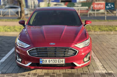 Седан Ford Fusion 2019 в 