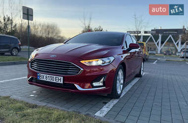 Седан Ford Fusion 2019 в 