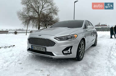 Седан Ford Fusion 2019 в Одесі