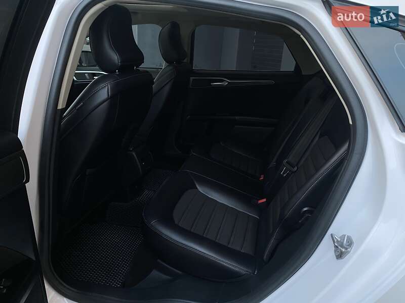Седан Ford Fusion 2016 в Виннице