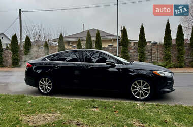 Седан Ford Fusion 2017 в 