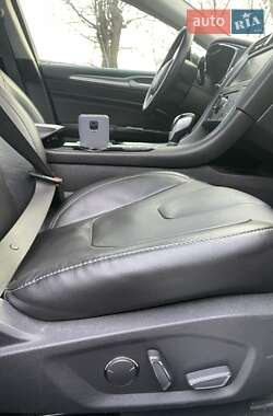 Седан Ford Fusion 2014 в 