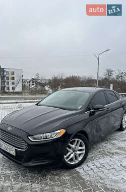 Седан Ford Fusion 2015 в Львові