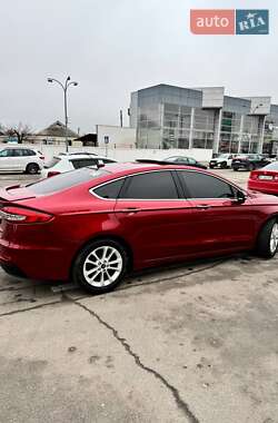 Седан Ford Fusion 2018 в 
