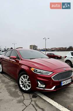 Седан Ford Fusion 2018 в 