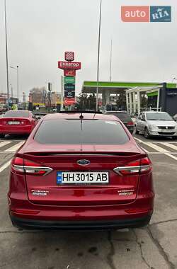 Седан Ford Fusion 2018 в 