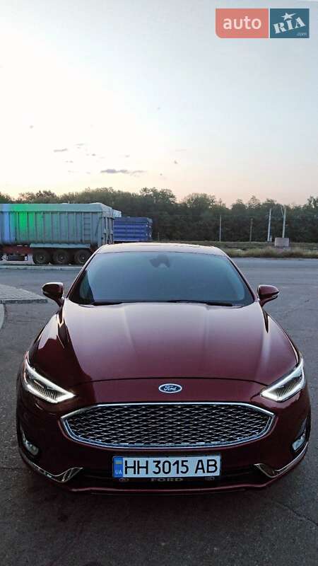 Седан Ford Fusion 2018 в 