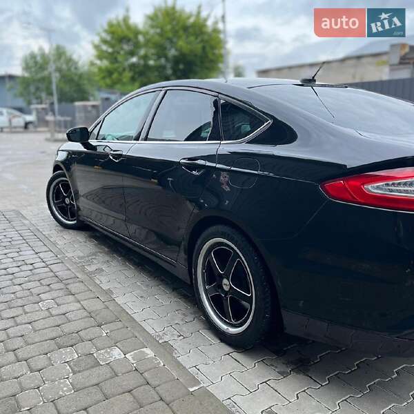 Седан Ford Fusion 2012 в Львові