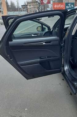 Седан Ford Fusion 2018 в 