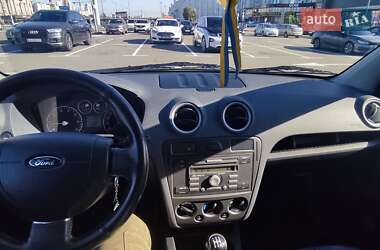 Хэтчбек Ford Fusion 2010 в 