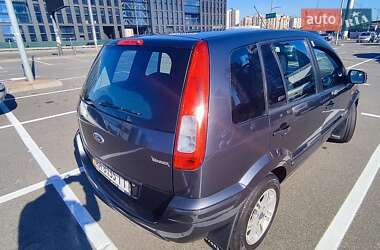 Хэтчбек Ford Fusion 2010 в 