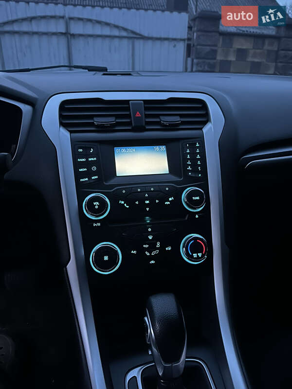 Седан Ford Fusion 2013 в Рівному