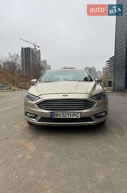 Седан Ford Fusion 2016 в 