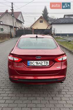 Седан Ford Fusion 2015 в Львові