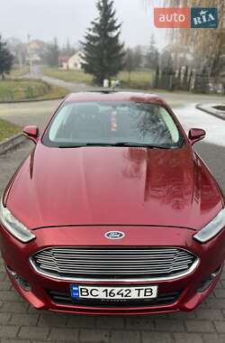 Седан Ford Fusion 2015 в Львові