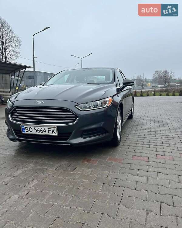 Седан Ford Fusion 2014 в Львові