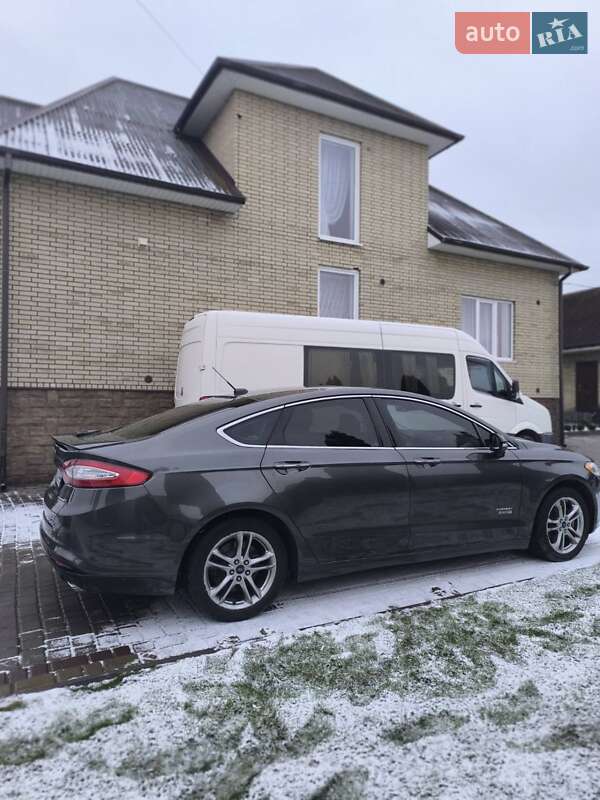 Седан Ford Fusion 2014 в Нововолынске