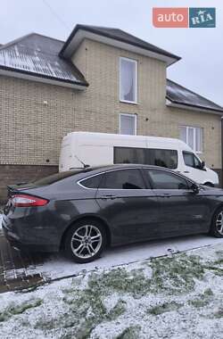 Седан Ford Fusion 2014 в 
