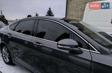 Седан Ford Fusion 2014 в 