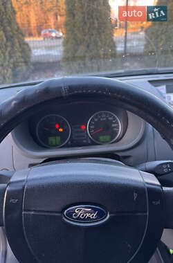 Хэтчбек Ford Fusion 2004 в Вараше