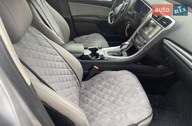 Седан Ford Fusion 2014 в 