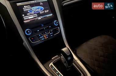 Седан Ford Fusion 2014 в 