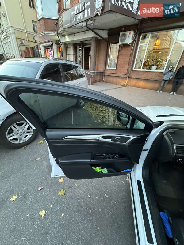 Седан Ford Fusion 2013 в Києві