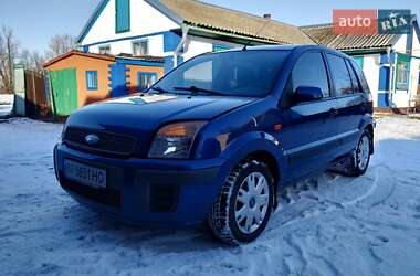 Хэтчбек Ford Fusion 2007 в Хороле