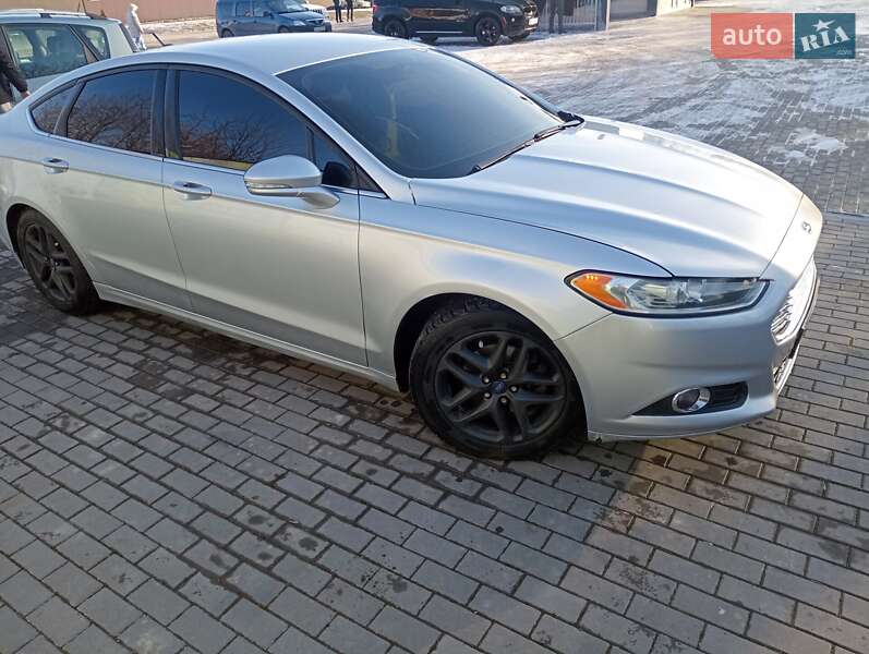 Седан Ford Fusion 2012 в 
