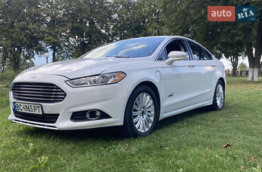 Седан Ford Fusion 2014 в 