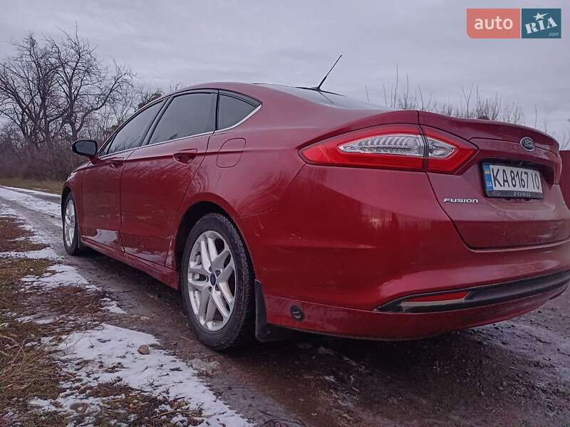 Седан Ford Fusion 2015 в Монастырище