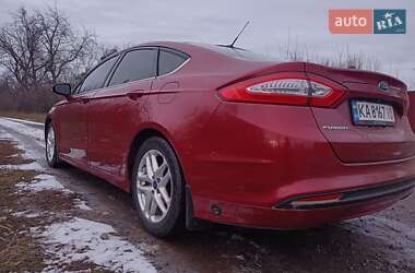 Седан Ford Fusion 2015 в Монастирищеві